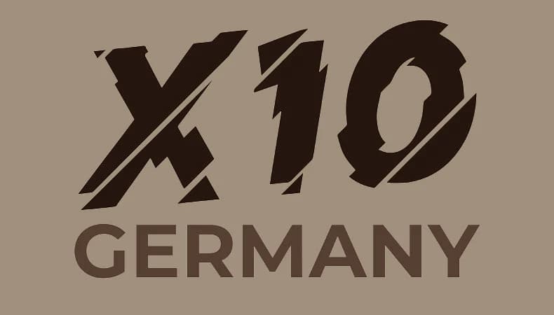 Business-Event X10 mit Teilnehmern und Bühne im Holiday Inn München Süd